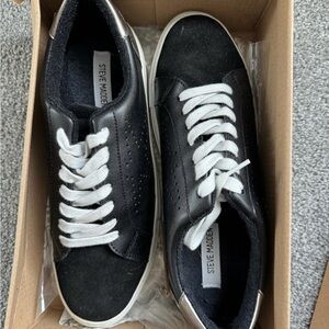 Steve Madden Women’s Fashion Sneakers Size 11